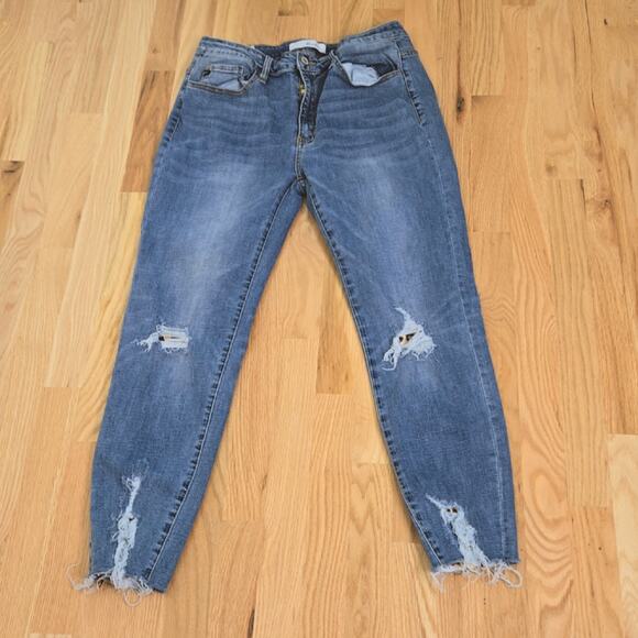 KanCan Denim - Kancan women's distressed cropped jeans size 15/31